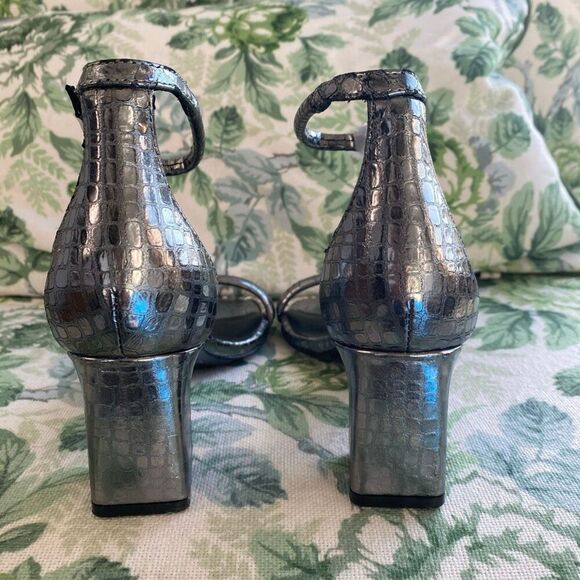 DKNY Womens Wenda Ankle Strap Dress Sandal - Nickel, Size 6 - Picture 6 of 9